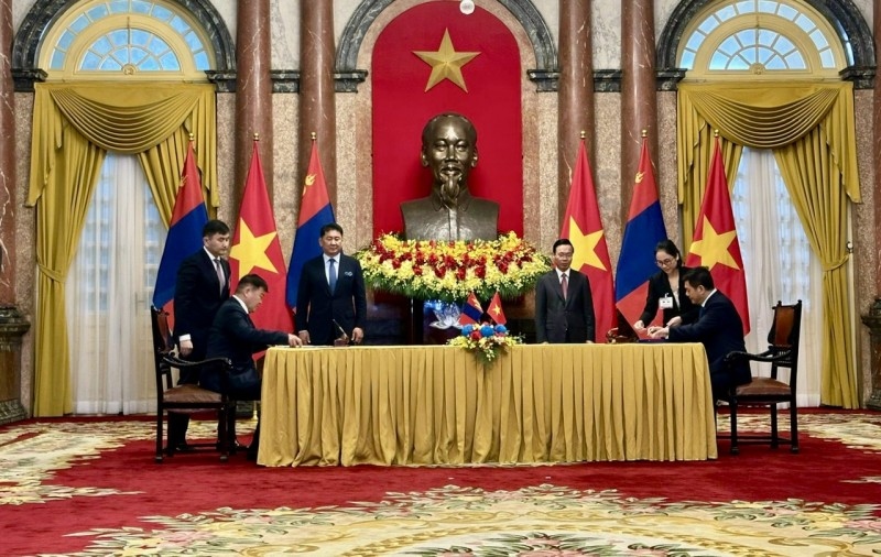 Vietnam signs rice trade deal with Mongolia